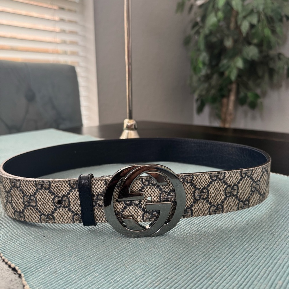 Gucci Beige and Navy Monogram Belt with Silver GG Buckle - Picture 6 of 12
